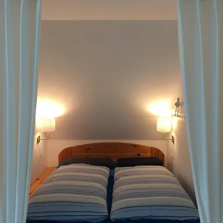 Kleiner Wattlaufer- Ferienwohnung Unter Reet *