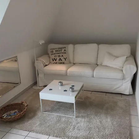 Kleiner Wattlaufer- Ferienwohnung Unter Reet